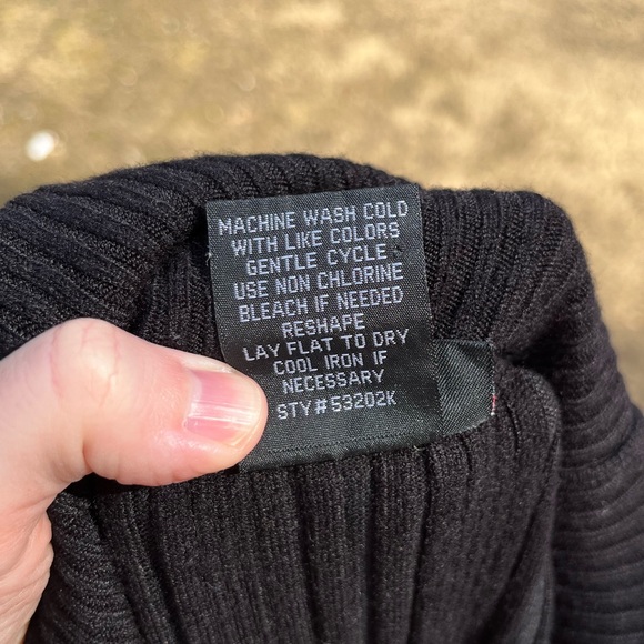 Y2K Off-The-Shoulder Sweater - Picture 11 of 14